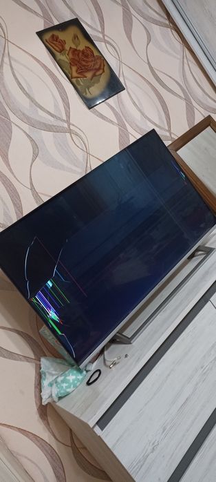 Телевізор Hisense 43