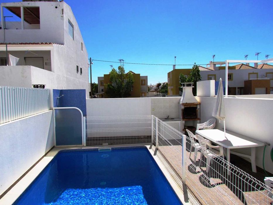 V3 Moradia com Piscina - Manta Rota