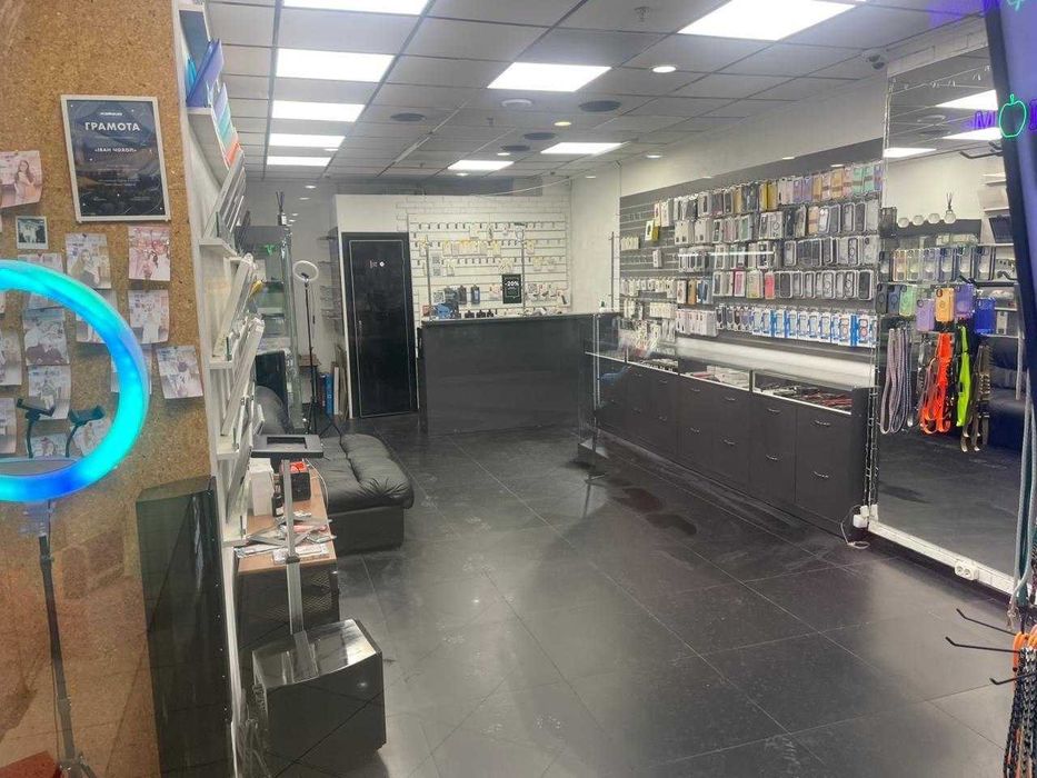 Оренда 36м2 торгове приміщення ТЦ Олімпійський вул В.Васильківська 72