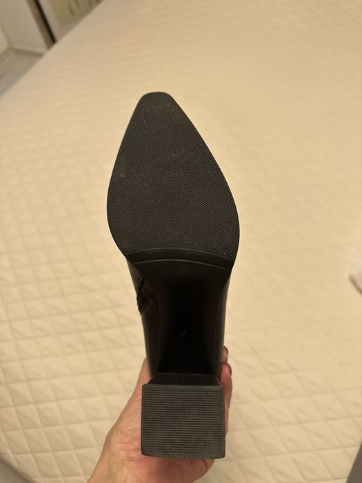 Жіночі ботільйони шкіряні