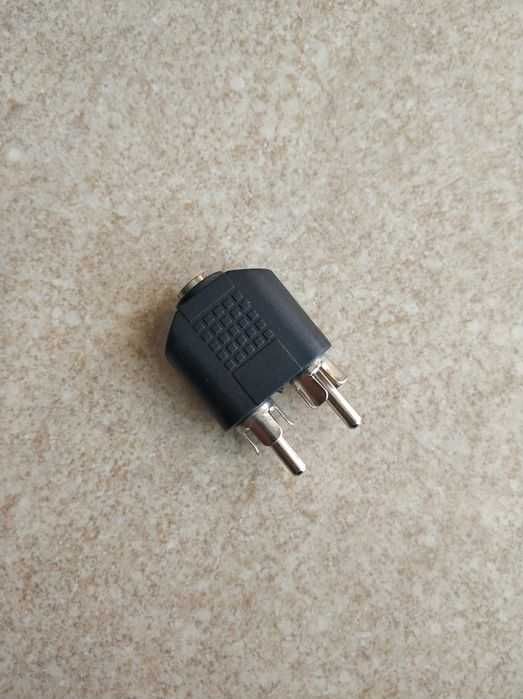 RCA and 3.5mm Audio Adapters64284339539331120