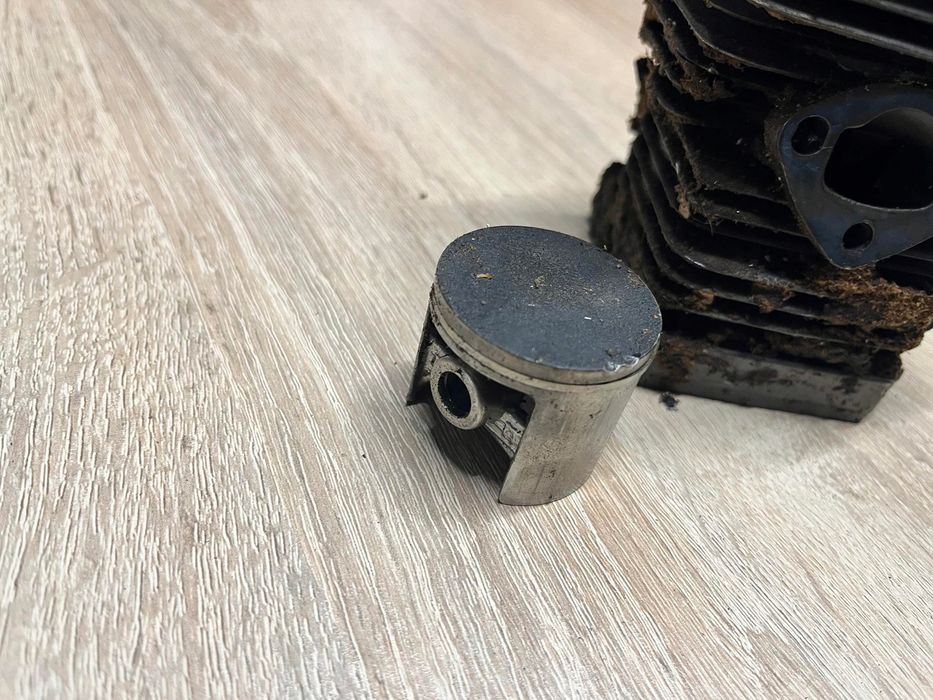 Uniropa P 390 Cylinder Tłok Oryginał Komplet