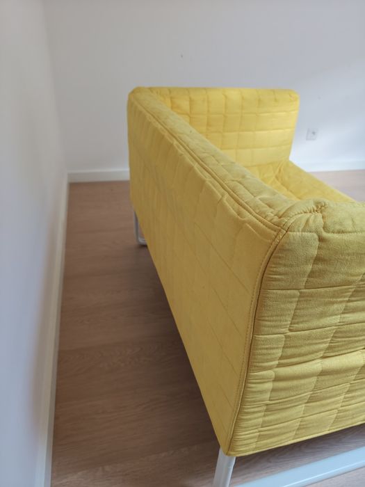 Sofá IKEA KNOPPARP Amarelo – 2 Lugares – Compacto e Original