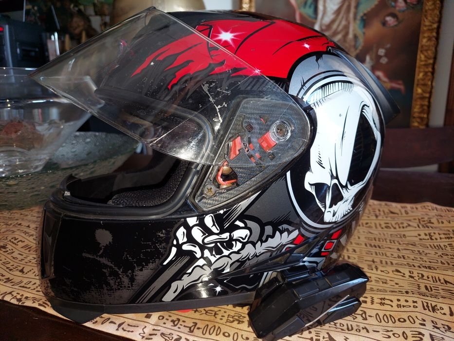 Capacete com intercomunicador  Bluetooth