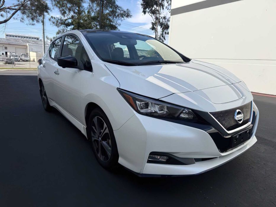 Nissan LEAF SV      2021