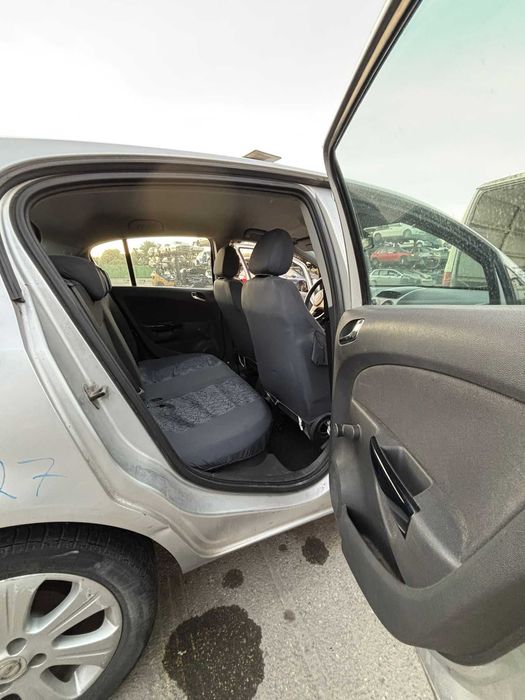 Opel CORSA D  para Peças