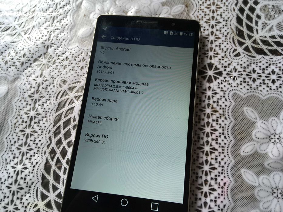 Продам телефон LG G4 Stylus. 1/8GB.  5.7"IPS стілус в комплекті