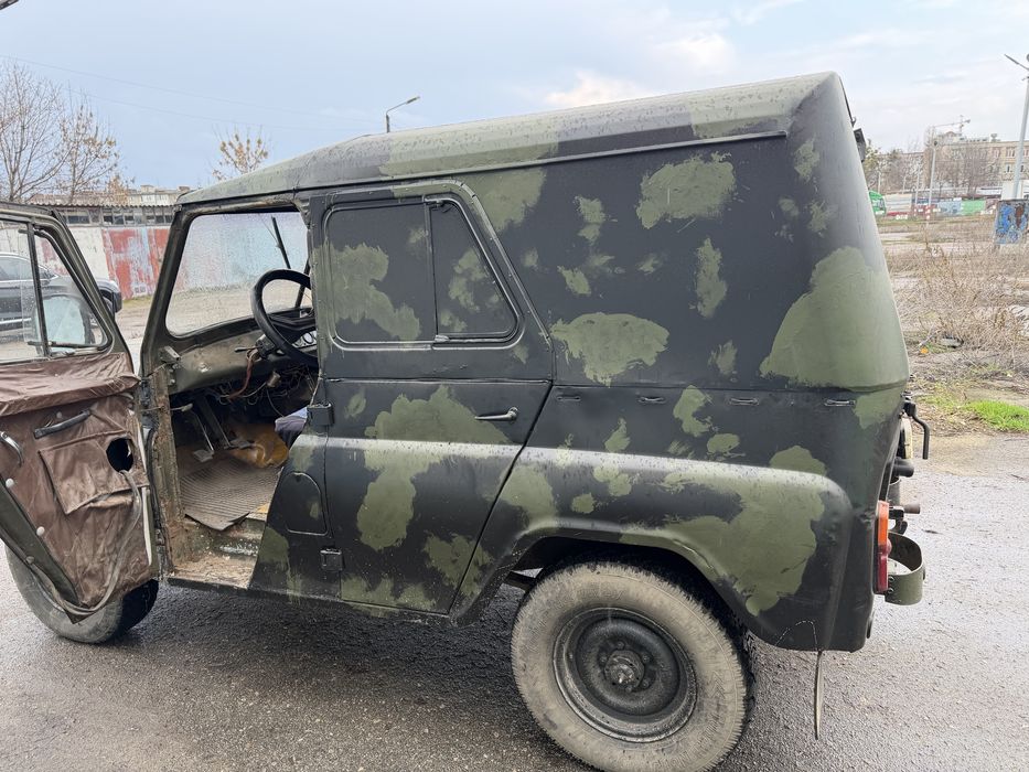 УАЗ_на_полном_ходу