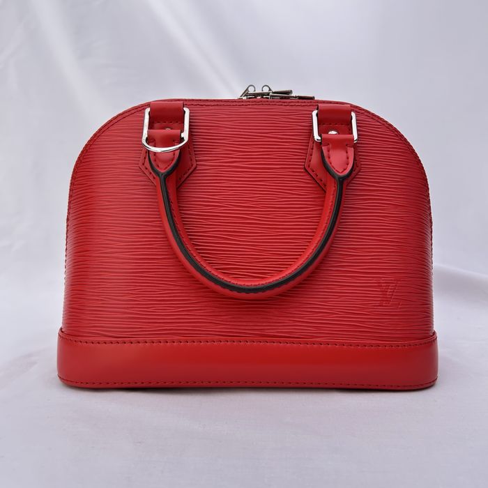 Louis Vuitton alma bb epi original com alça