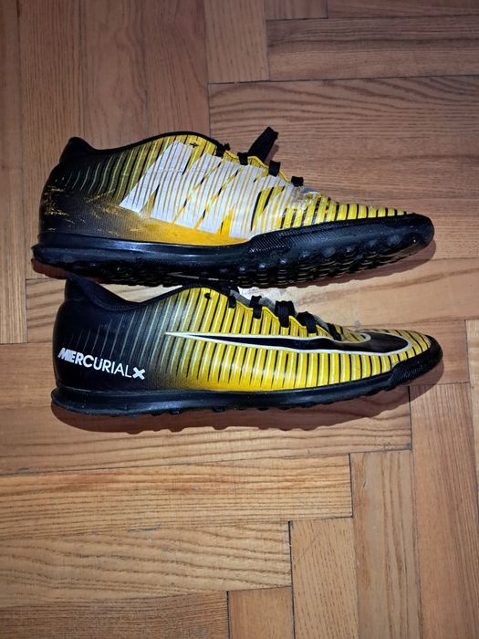 Сороконожки, бутсы, копы, футзалки Nike MercurialX Victory VI TF.