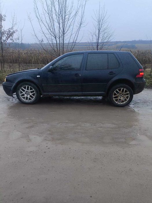 Продам авто детальніше за телефоном