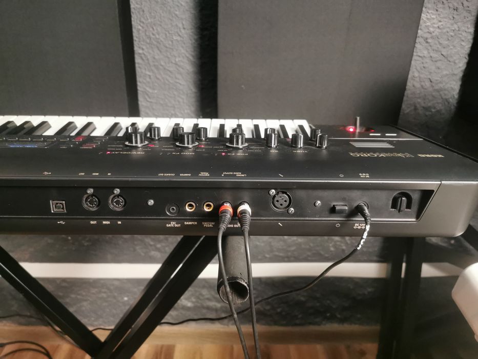 Korg KingKorg syntezator stan bd.