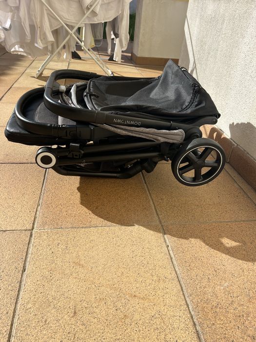 Carrinho de bebé Playxtrem – dobrável e leve