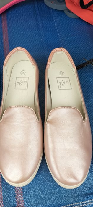 Różowe błyszczące buty na płaskim spodzie,rozm.39
