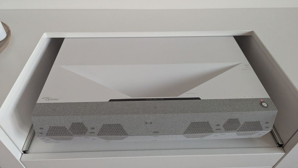 Projektor Optoma 4K CinemaX P2 laser + 2 pary okularów 3D  kino domowe