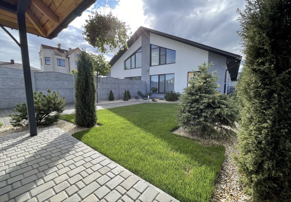 Дом 355 м² в закрытом коттеджном посёлке, 7 соток