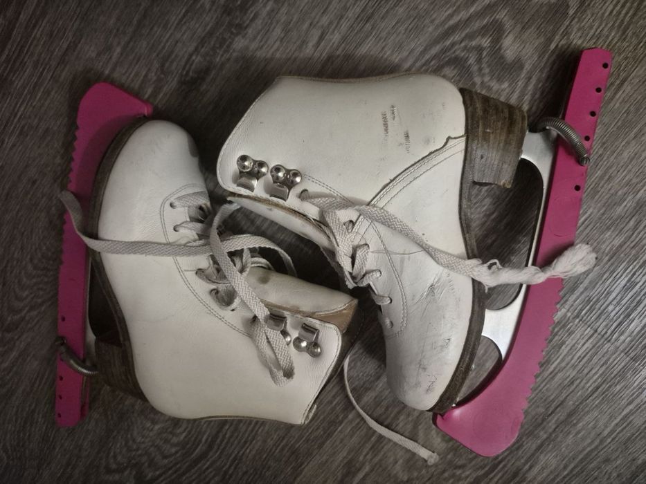 Фігурні ковзани з захистом