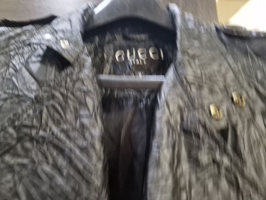 Стильний жатий плащ Gucci