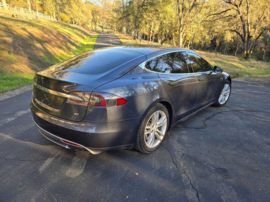 Tesla Model S 60      2014