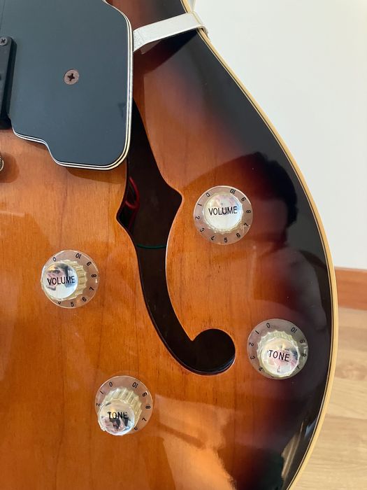 DeArmond Starfire by Guild – Semi-Hollow (Korea, anos 90)