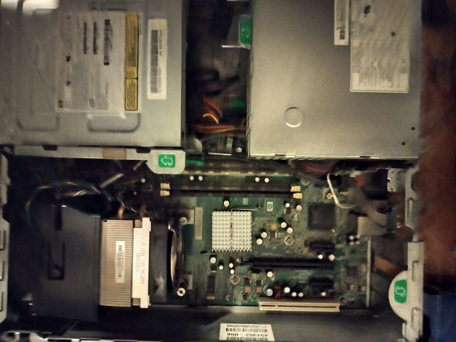 HP Compaq dc7800 + Core2 Quad Q6600 2.4Ghz + 8gb ram + 80GB + monitor