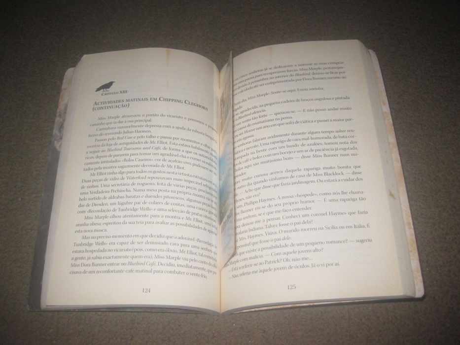 Livro "Anúncio de Um Crime" de Agatha Christie