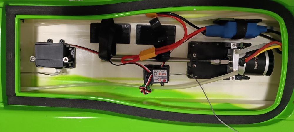 Barco telecomandado grande 85cm 2S-4S Lipo 75kmh antiviragem