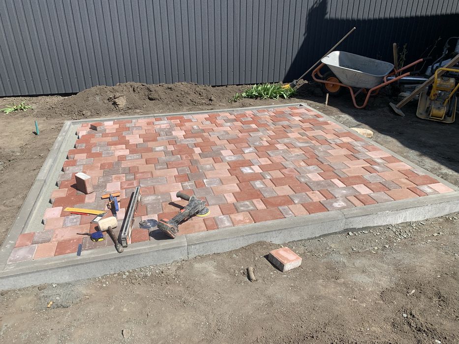 Укладка тротуарной плитки