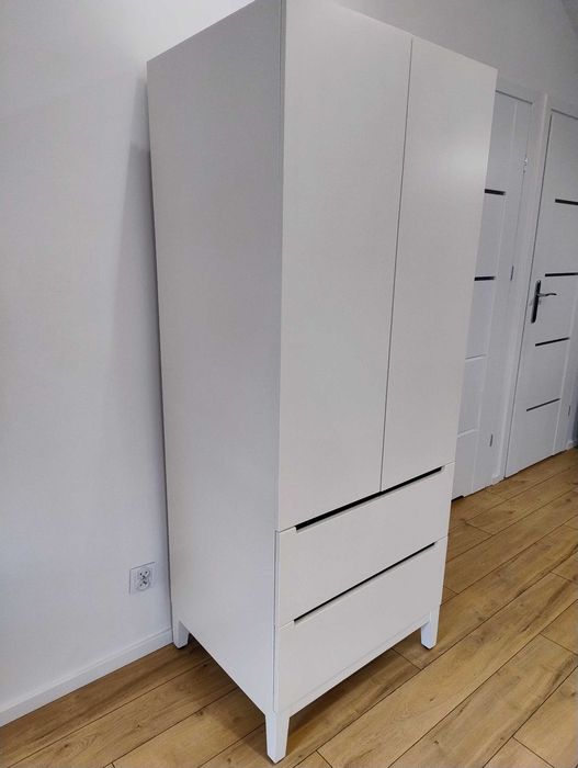 Biała szafa IKEA NORDLI – solidna i funkcjonalna