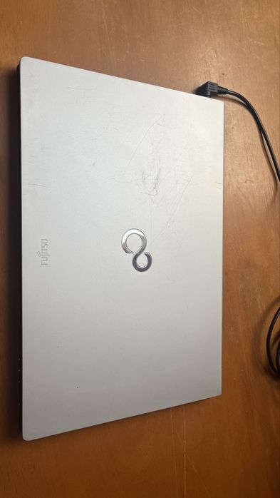 Fujitsu Laptop511416763669565441