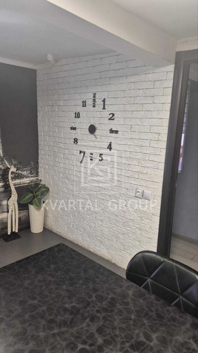 Продаж Домоволодіння у Києві- 10 соток землі, гараж, гостьовий будинок