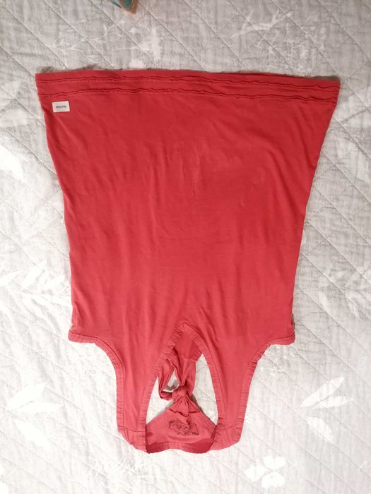 T-shirt sem mangas e sem costas