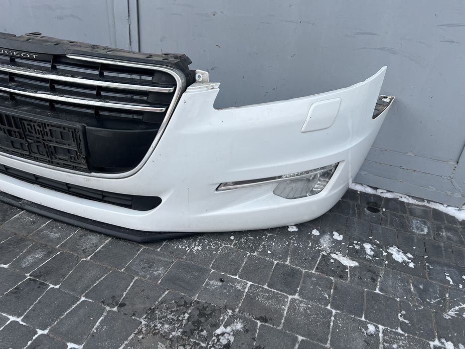 Peugeot 508 бампер.