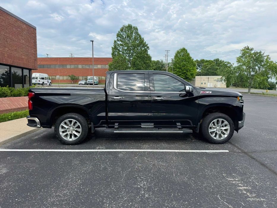 Chevrolet Silverado 1500 LTZ Crew Cab      2021