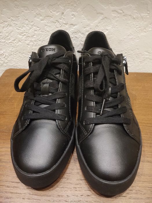 Жіночі шкіряні кросівки Geox 38 розмір