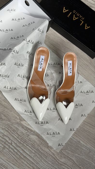 Туфлі Alaia в наявності 38 39 босоніжки мюлі шльопанці
