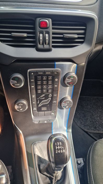 Volvo V40 D2 R-Design 2.0 2015