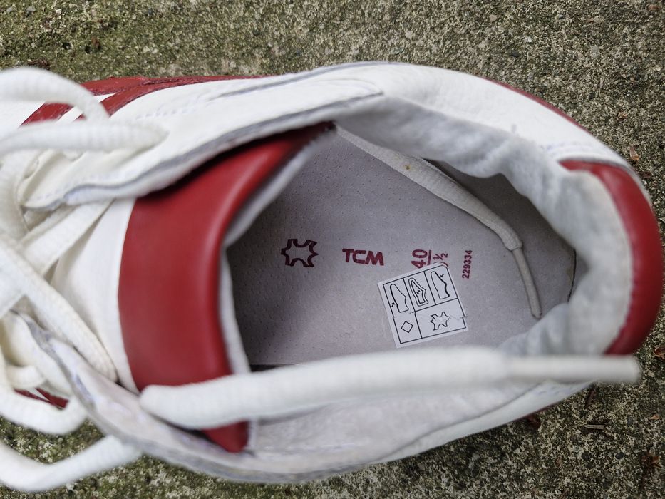 Buty sportowe TCHIBO 40 skórzane nowe