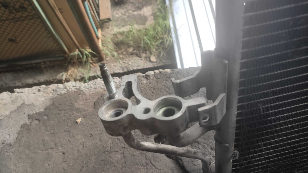 Продам конденсор (радіатор, конденсатор) на Ford Kuga 2013