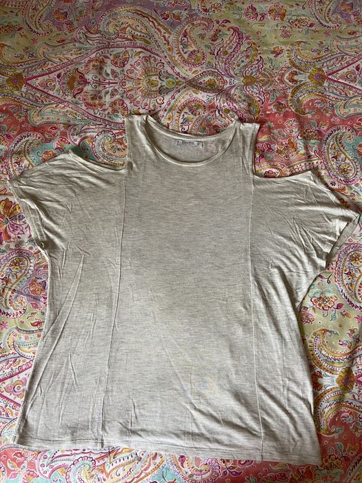 T-shirt ombros descobertos cinzenta tam. S Pull&Bear