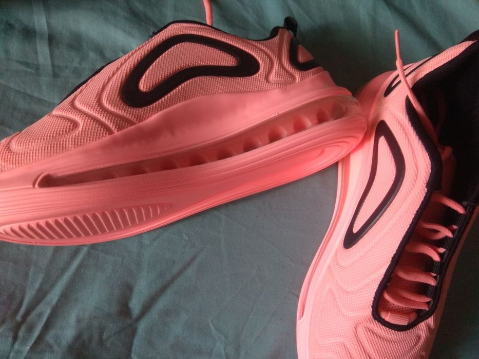 Кросівки жіночі 41р. Нові.