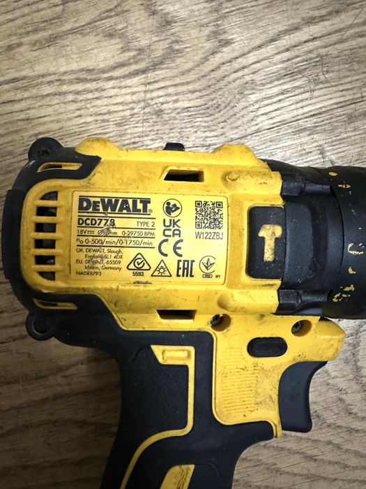 Шуруповерт Dewalt DCD778