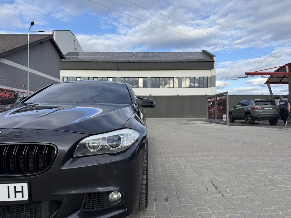 Продаж 535і BMW  2012 рік 3,0 Бензин