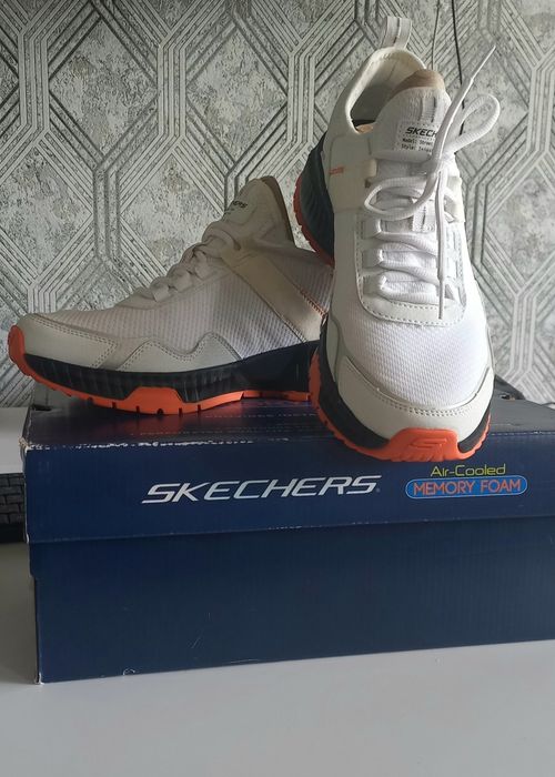Продам абсолютно нові кроси Skechers 41,5 розміру