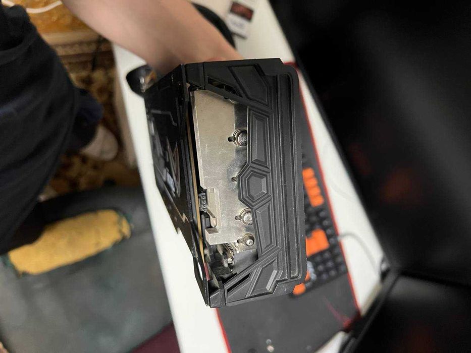 Відеокарта: Sapphire Nitro + Vega 64 8GB