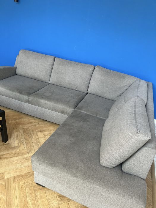 Narożnik z funkcja spania i pojemnikiem