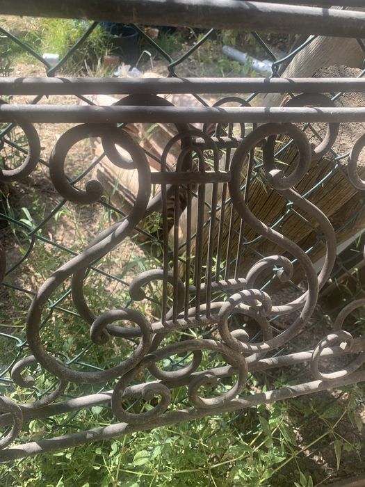 Cama de ferro antiga