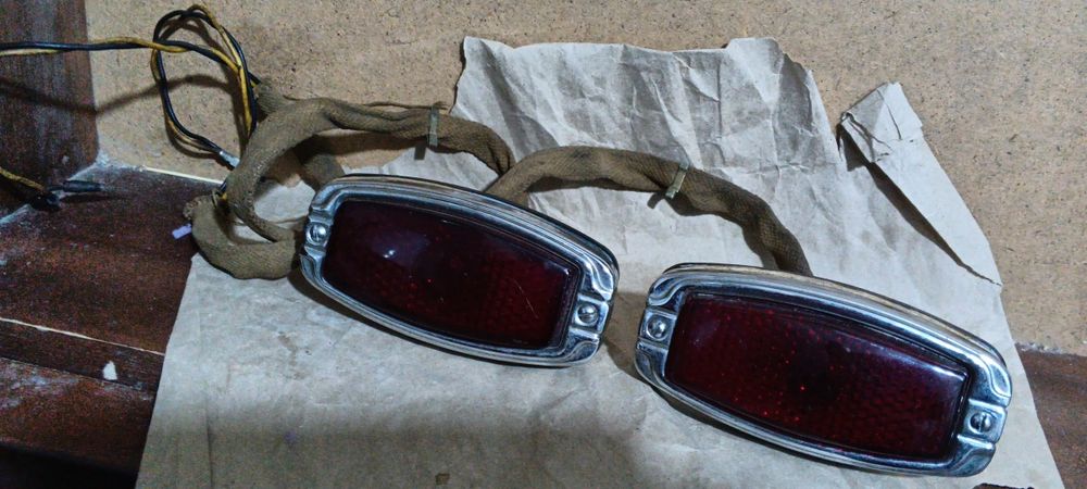 ГАЗ М-20 Победа новые фонарики габаритов -поворотов.