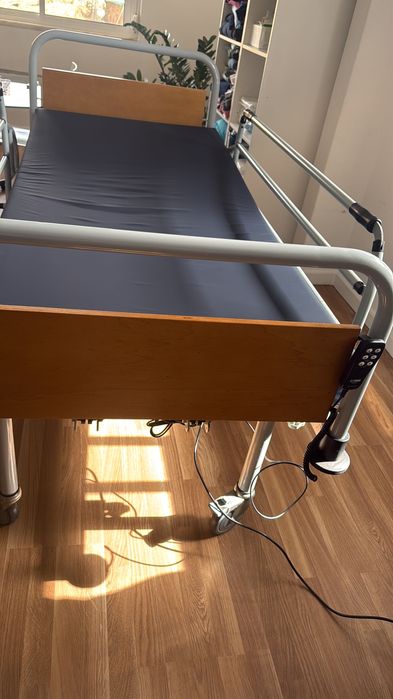 Cama Hospitalar elétrica articulada