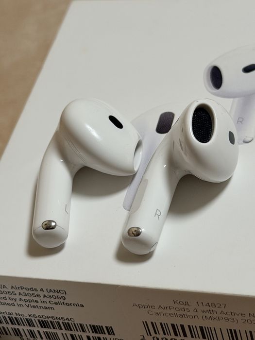 Навушники Apple AirPods 4 with Active Noise Cancellation